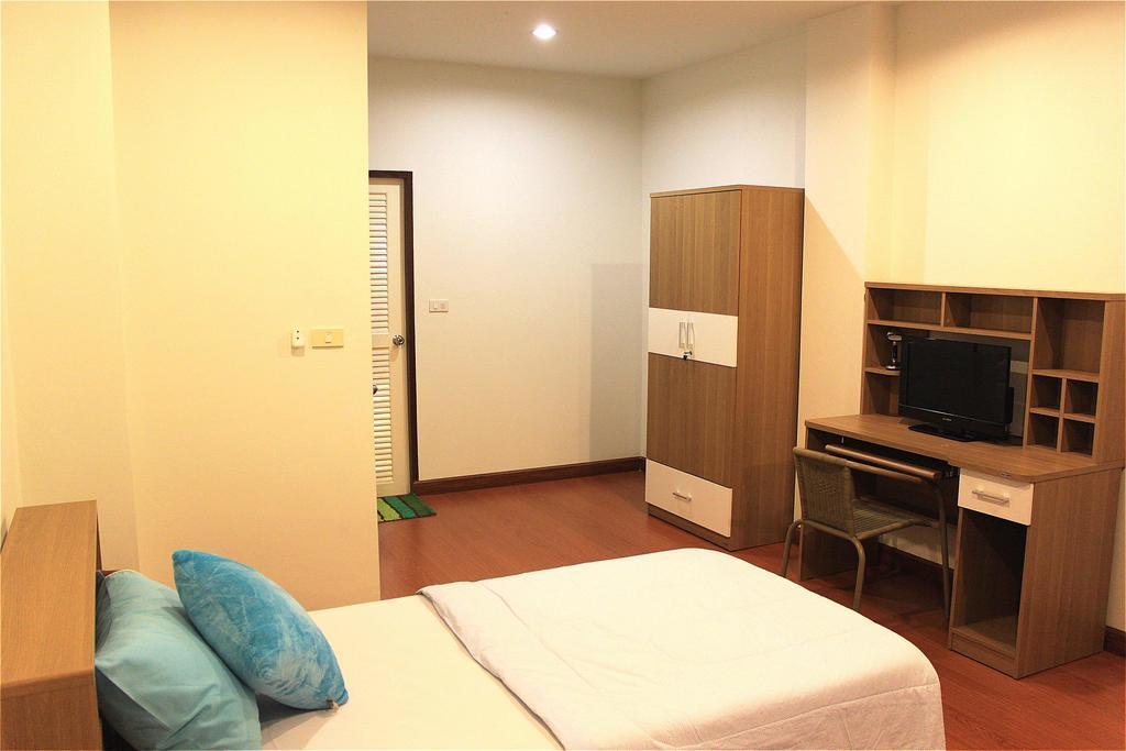 Ananas Phuket Central Hostel (Adults Only) Room photo