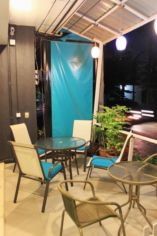 Ananas Phuket Central Hostel (Adults Only) Exterior photo