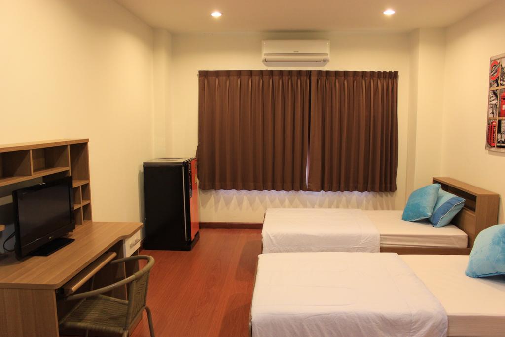 Ananas Phuket Central Hostel (Adults Only) Room photo