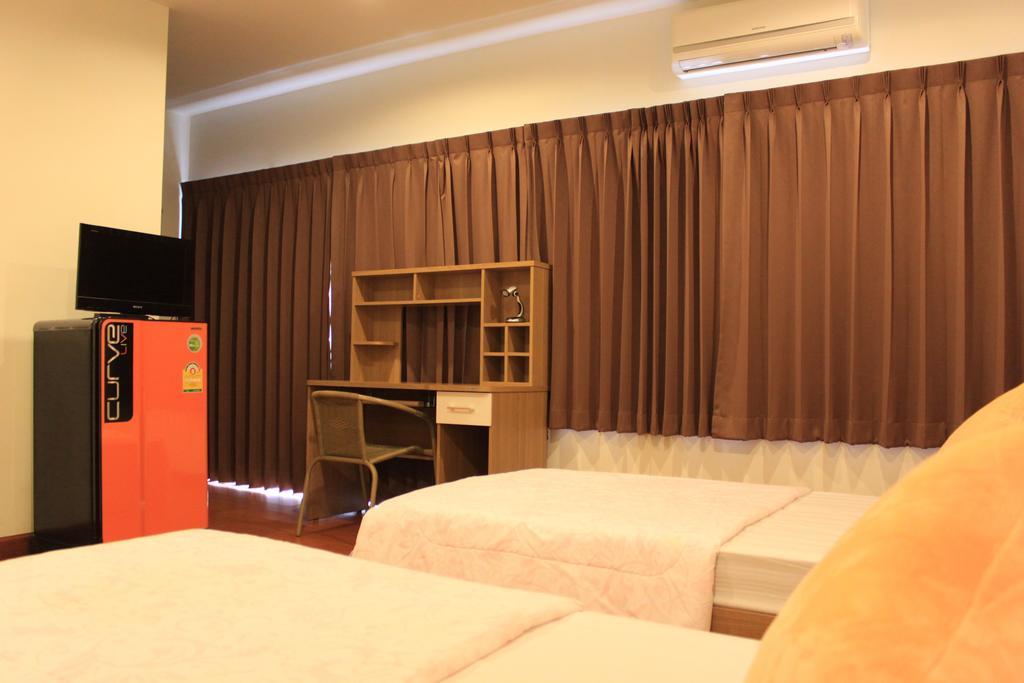 Ananas Phuket Central Hostel (Adults Only) Room photo