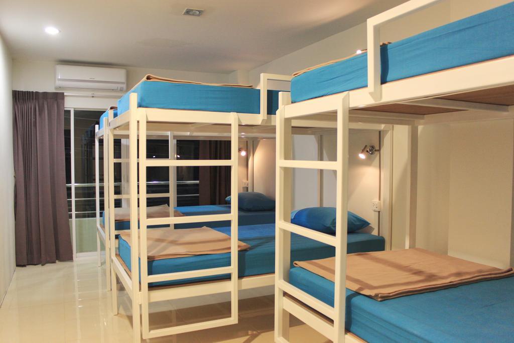 Ananas Phuket Central Hostel (Adults Only) Room photo